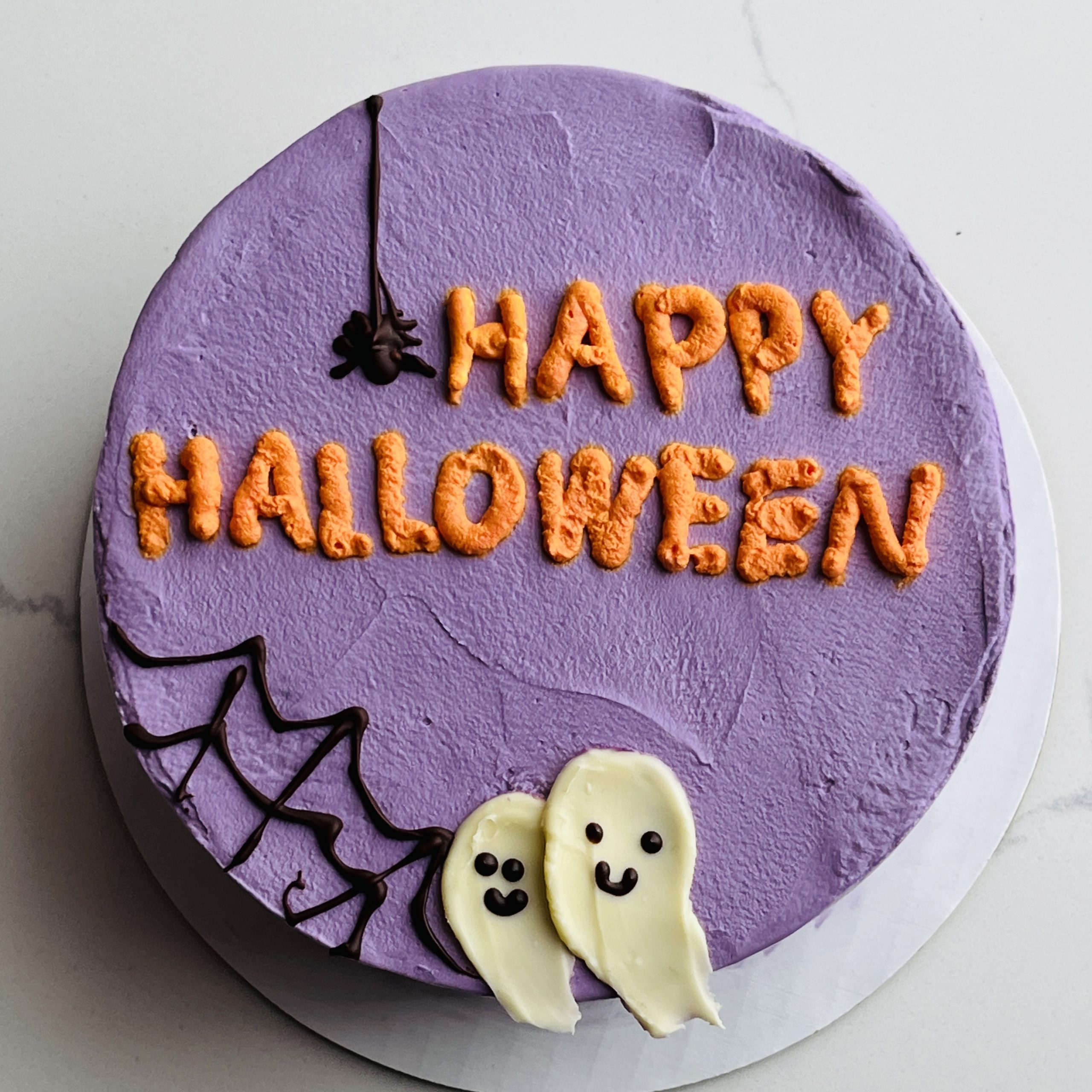 Mini Halloween Ghost Cakes - Haniela's | Recipes, Cookie & Cake Decorating  Tutorials